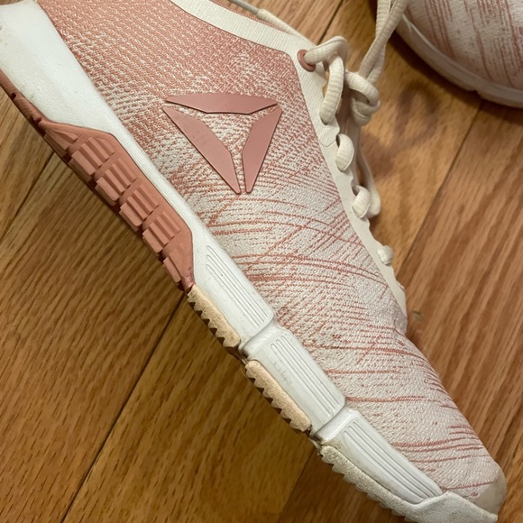 Reebok pink and white sneakers - Picture 3 of 7